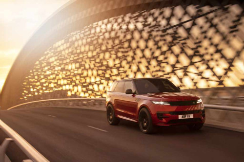 Range Rover Sport vs Range Rover: Разницы и сходства двух престижных моделей
