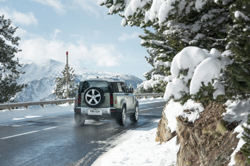 Как подготовить Land Rover к зимним условиям: советы для владельцев