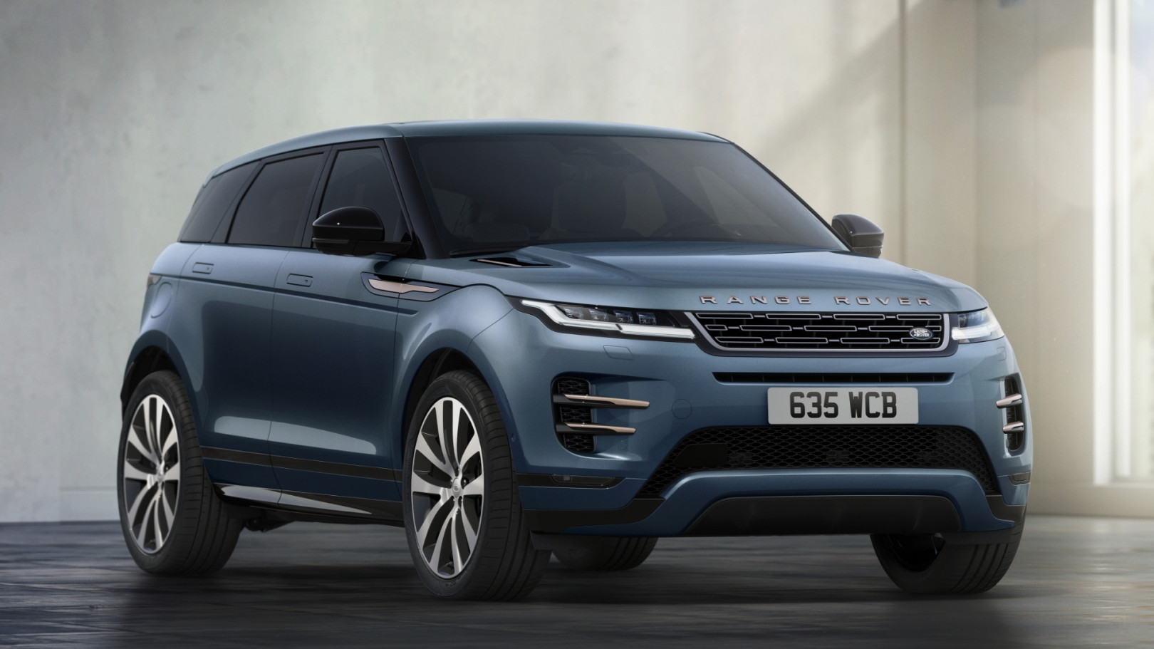 ОБНОВЛЕННЫЙ RANGE ROVER EVOQUE: РЕДУКЦИОННЫЙ ДИЗАЙН И ИННОВАЦИОННЫЕ ТЕХНОЛОГИИ