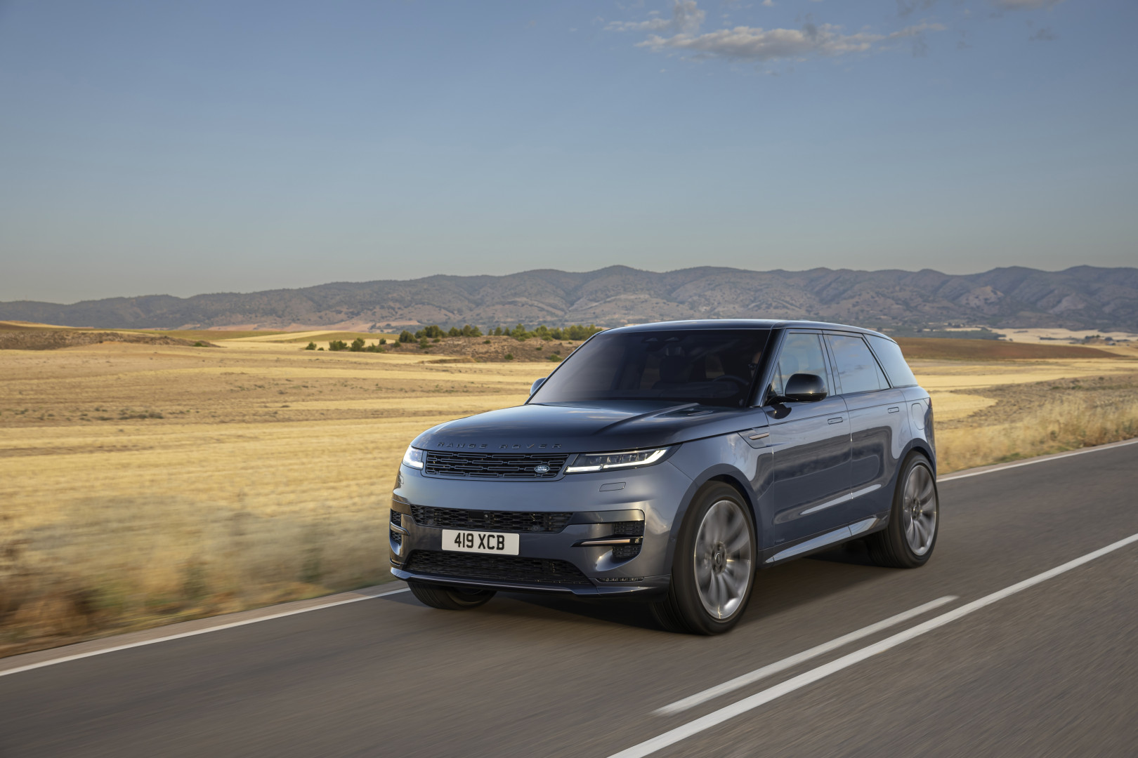 Discovery Sport vs. Range Rover Sport: Як обрати автомобіль для свого способу життя